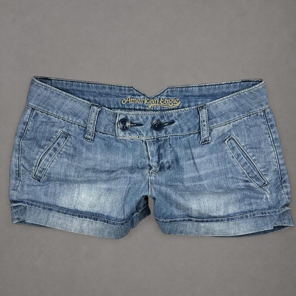 vintage American Eagle y2k blue denim shorts with button details size 2